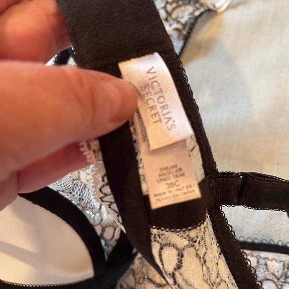 Victoria Secret Intimates Matching Set - Picture 7 of 8